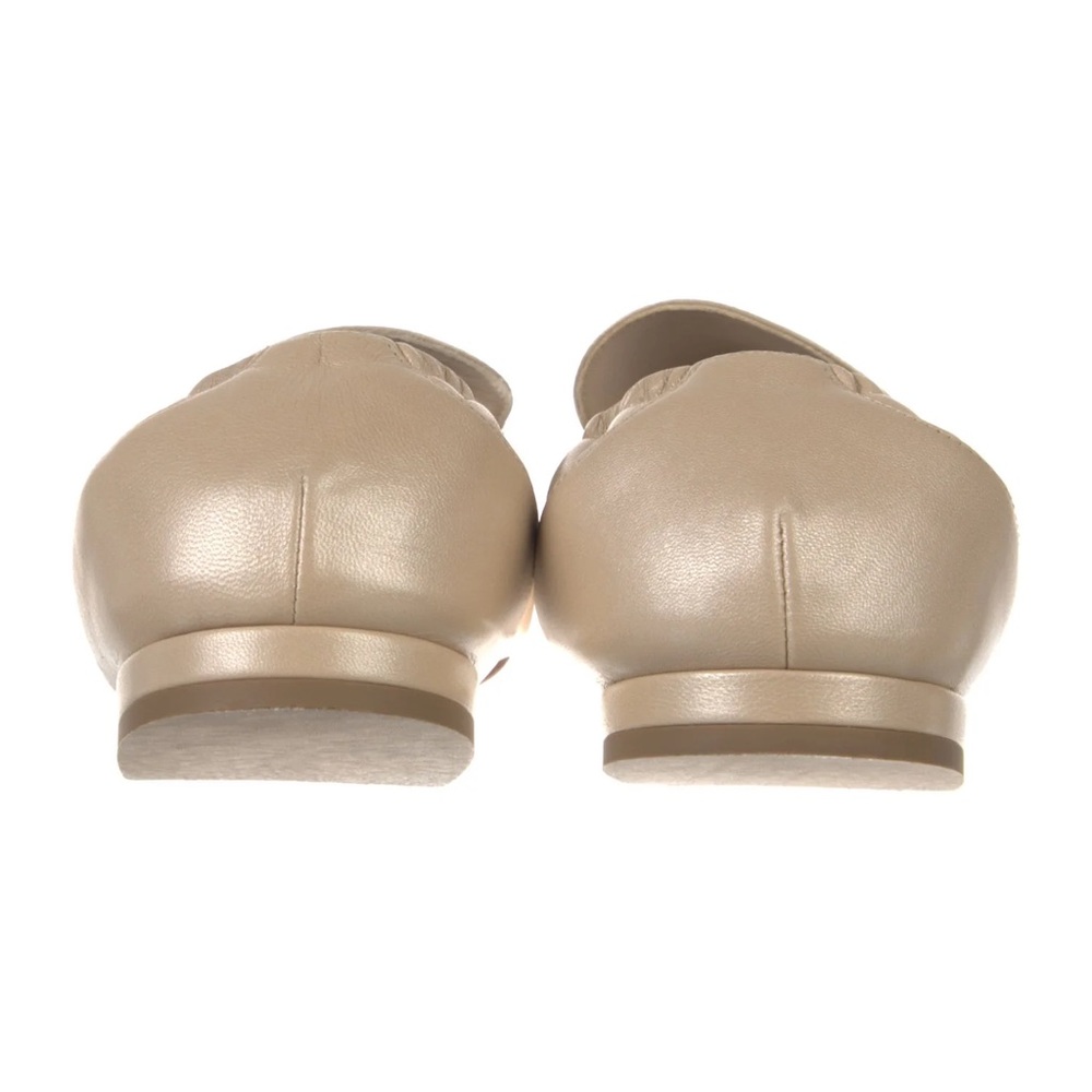 2019 Laminated Loafers Women's Size: 7 | IT 37
Chanel Laminated Loafers - Picture 4 of 4